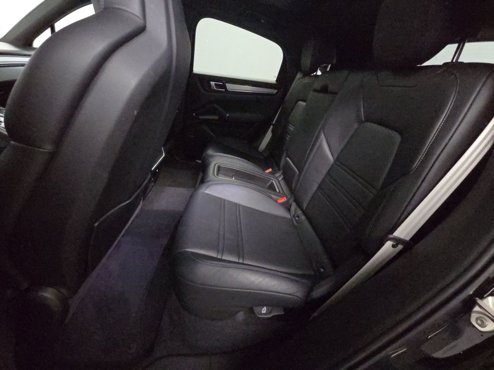 2023 Porsche Cayenne Platinum Edition AWD