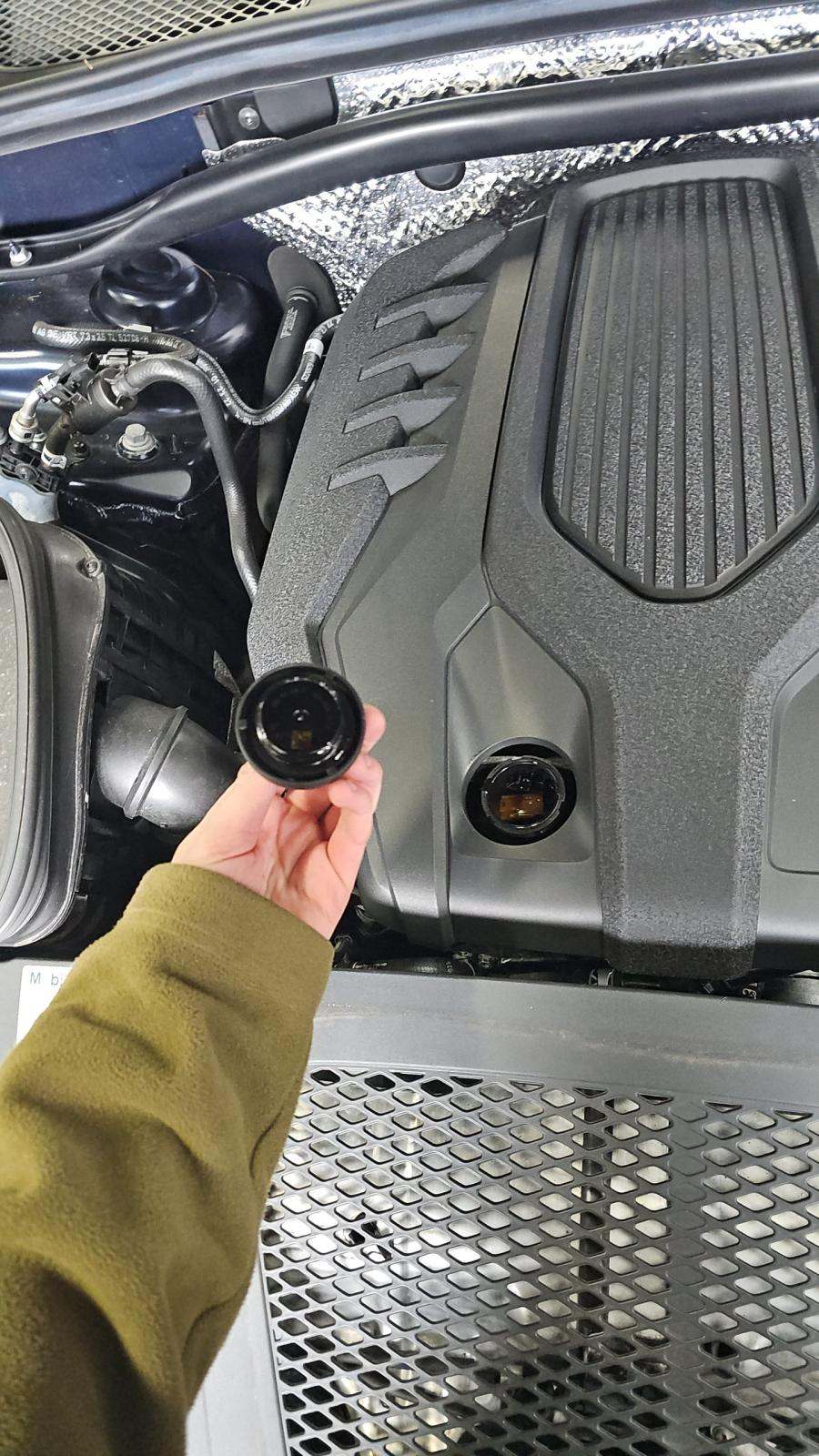 2023 Porsche Macan Base AWD