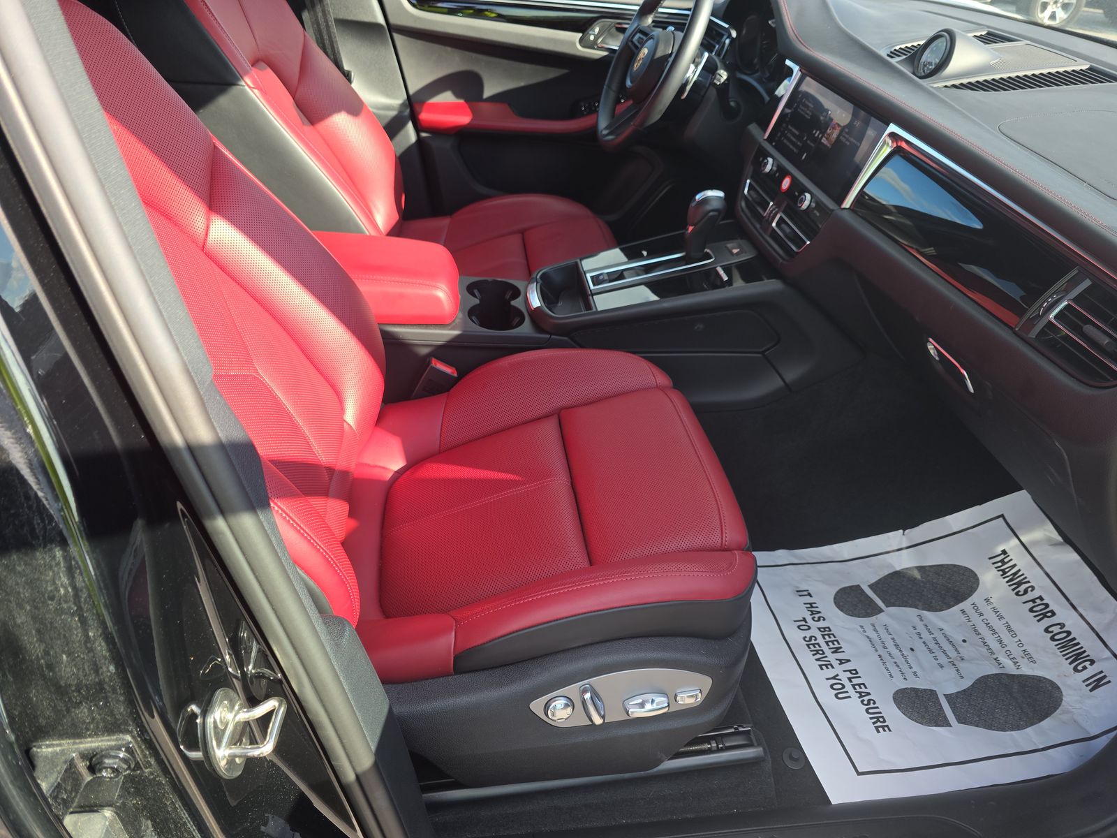 2024 Porsche Macan Base AWD