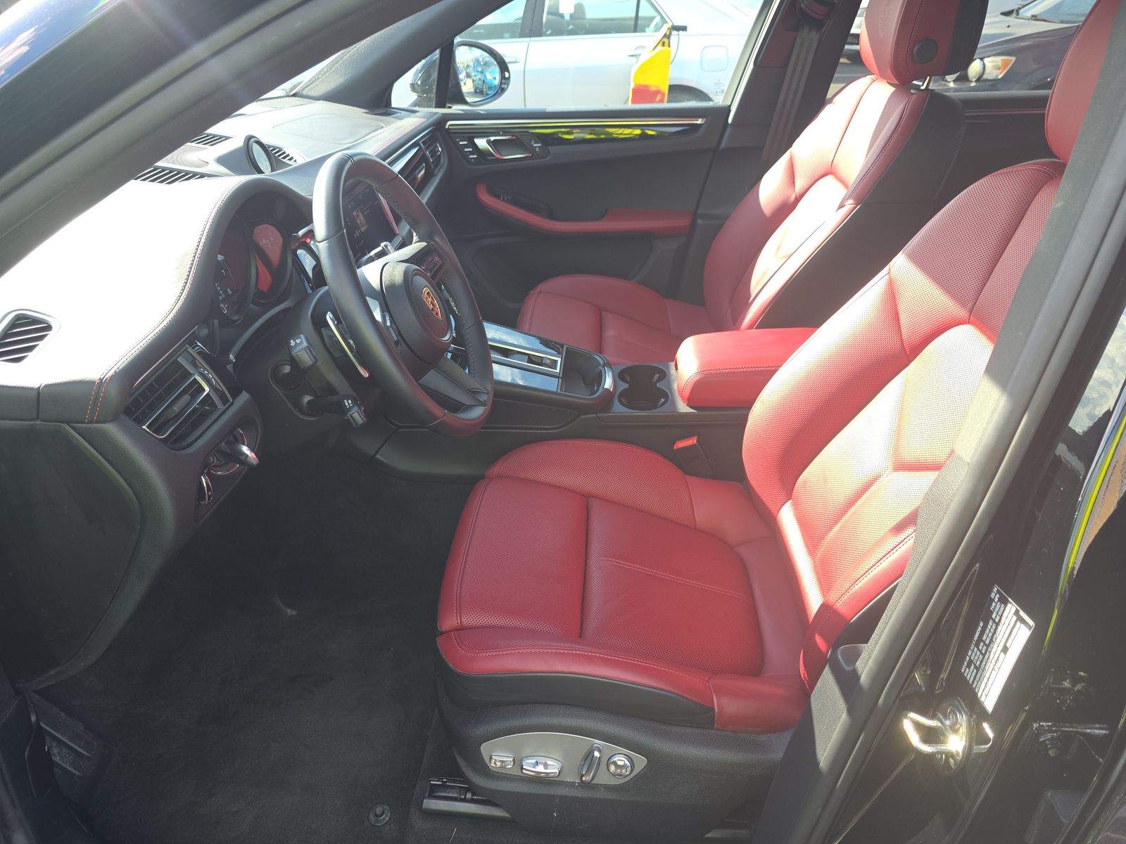 2024 Porsche Macan Base AWD