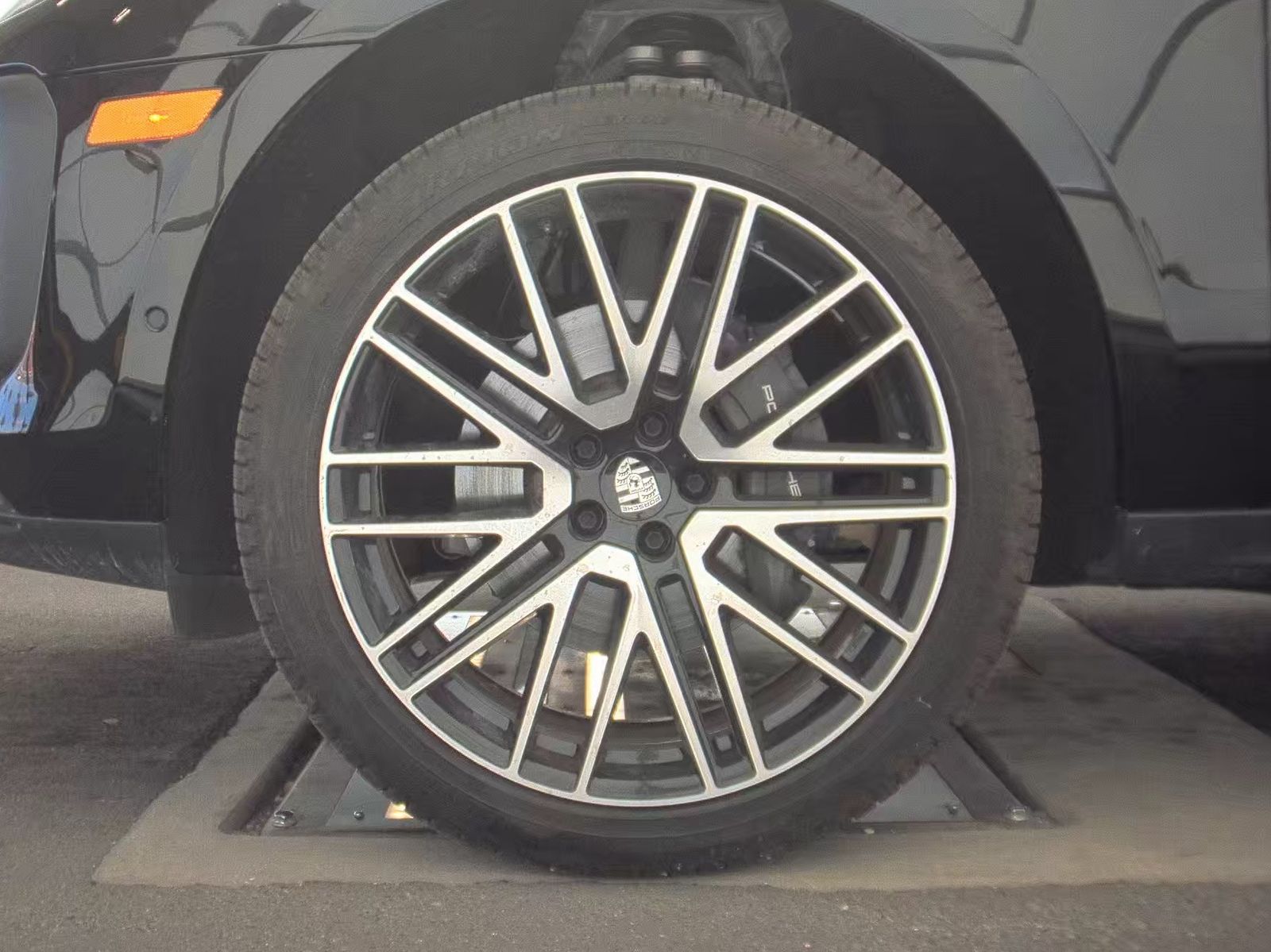 2024 Porsche Macan Base AWD