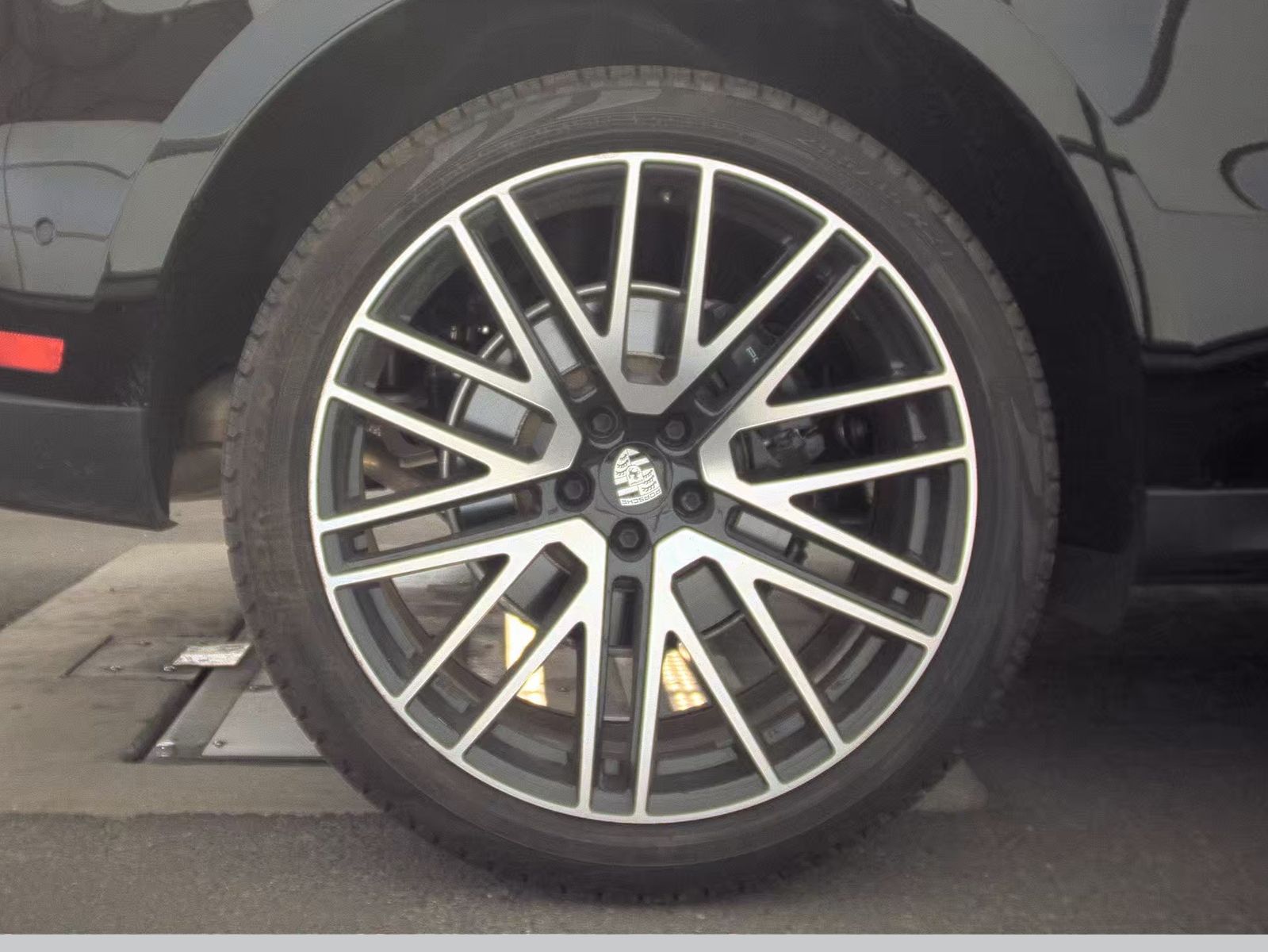 2024 Porsche Macan Base AWD