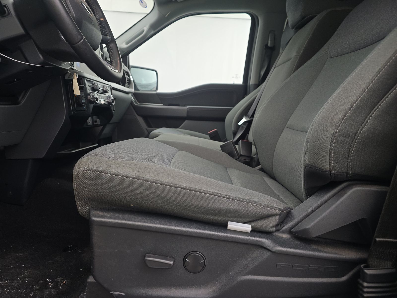 2025 Ford F-150 XLT AWD