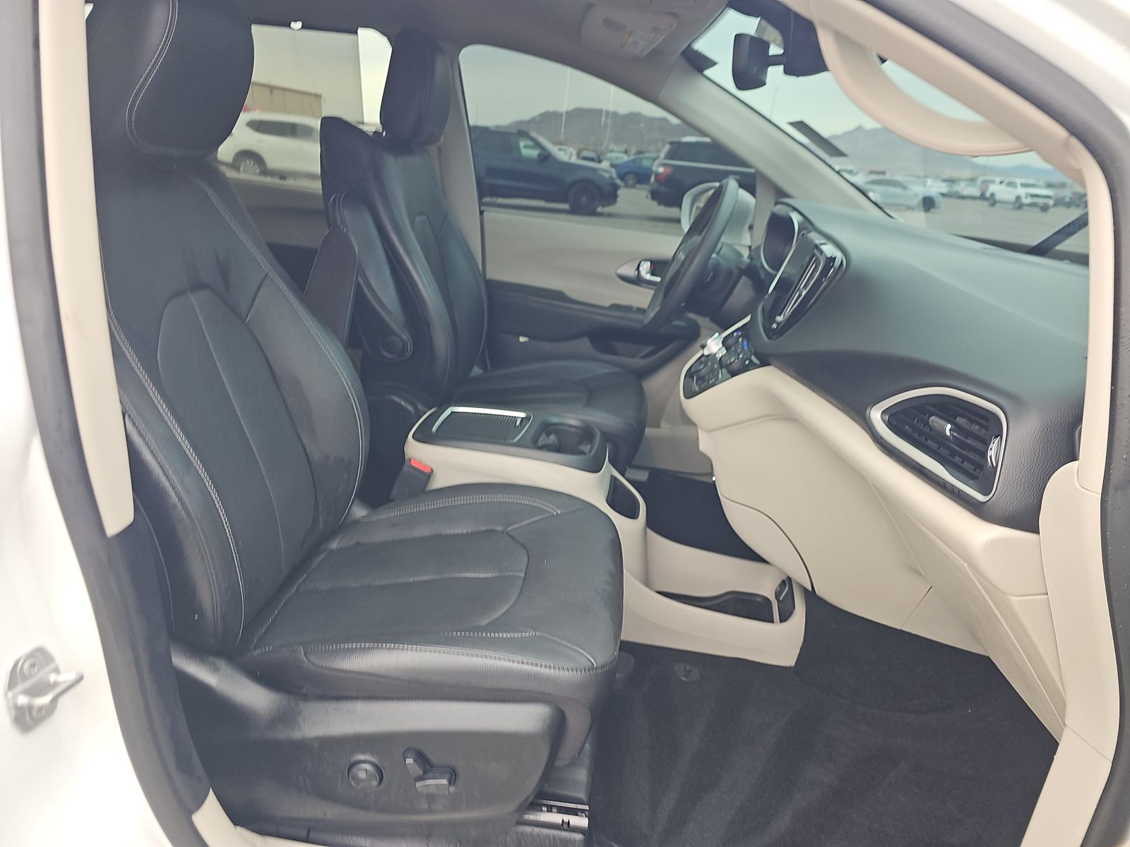 2022 Chrysler Pacifica Touring L FWD