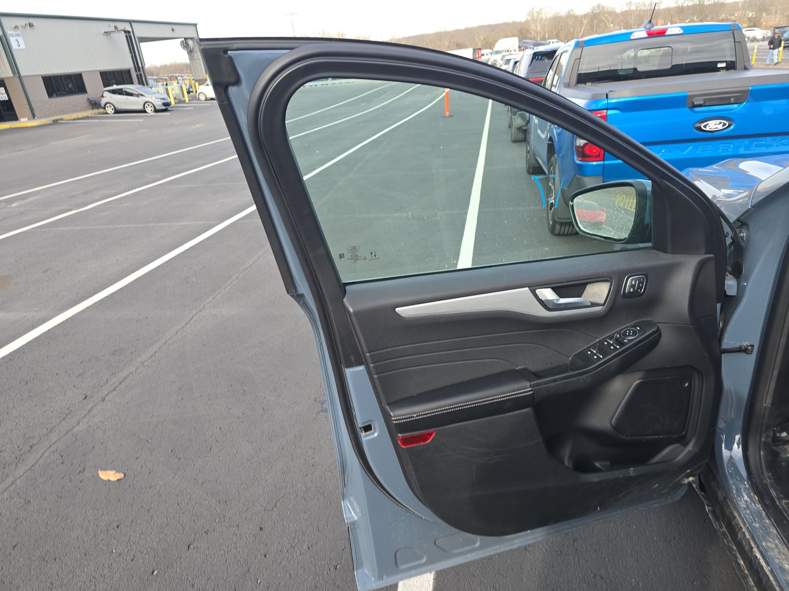 2025 Ford Escape Hybrid Platinum FWD