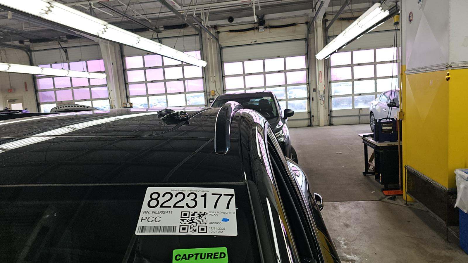 2022 Porsche Macan Base AWD