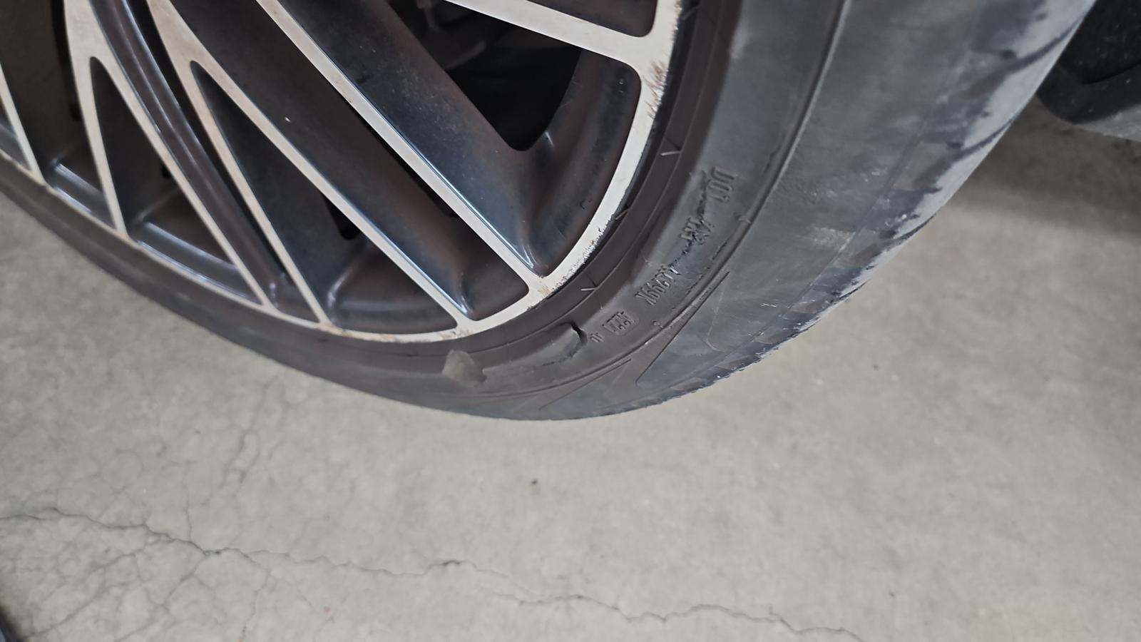 2022 Porsche Macan Base AWD