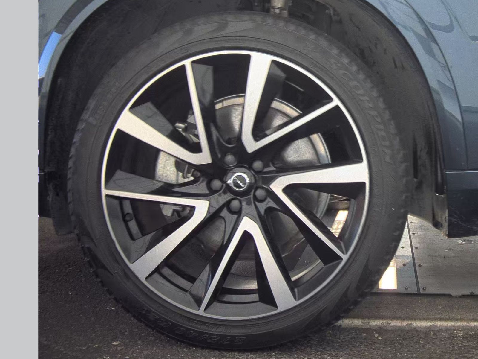 2024 Volvo XC90 B6 Plus AWD