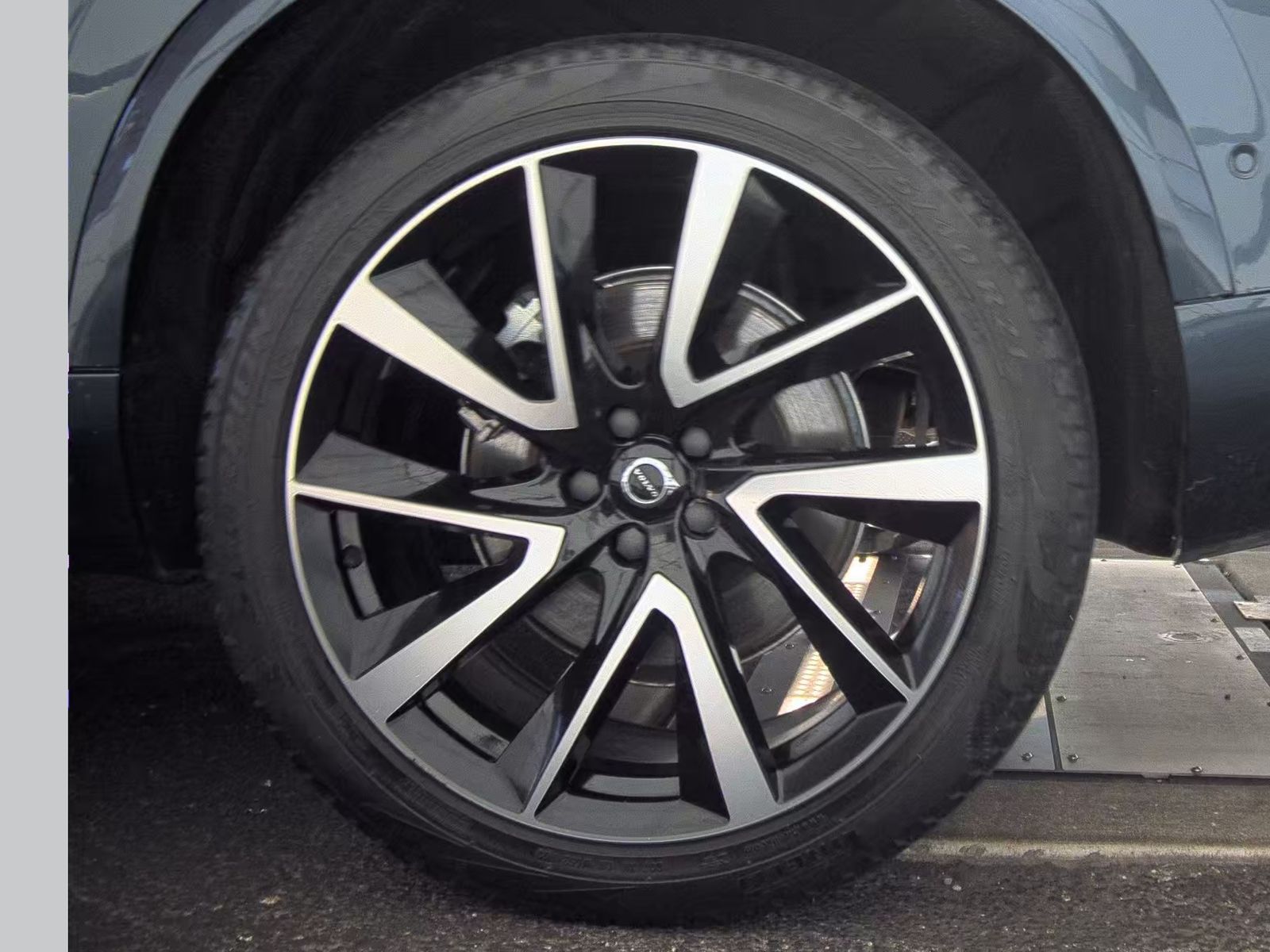 2024 Volvo XC90 B6 Plus AWD