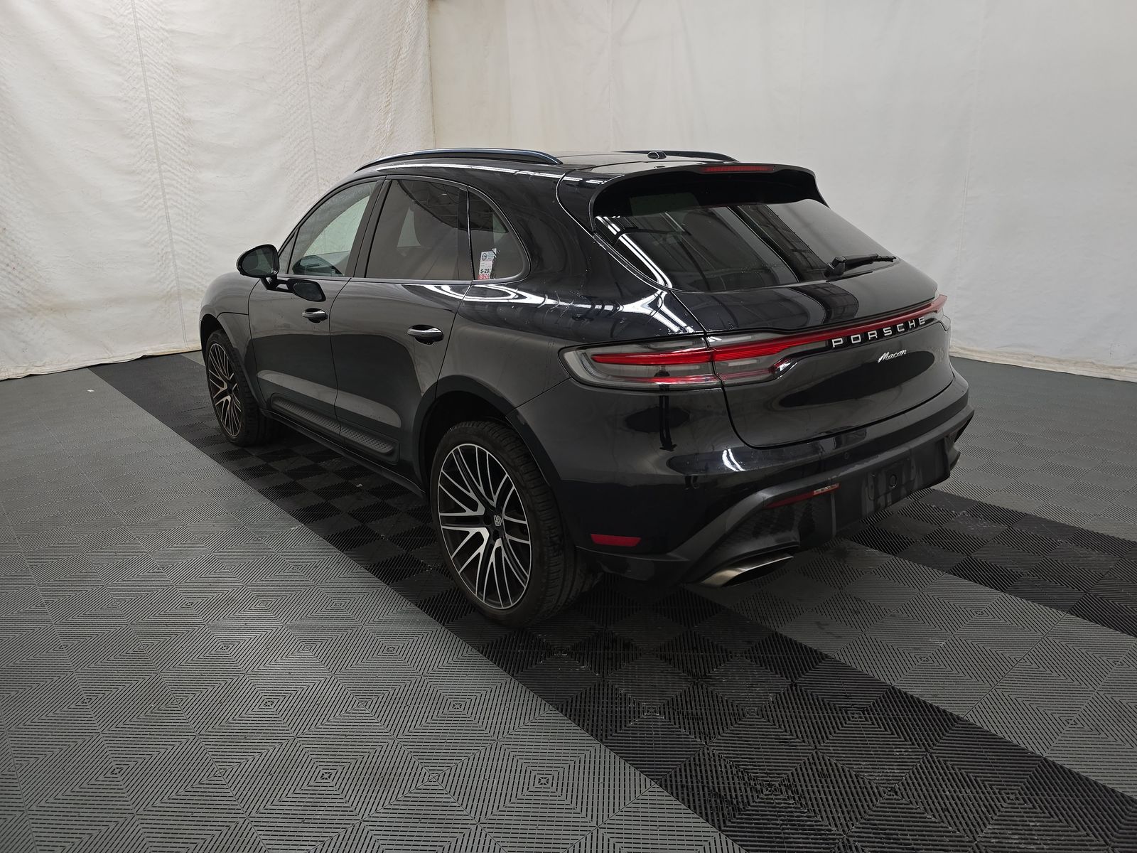 2022 Porsche Macan Base AWD