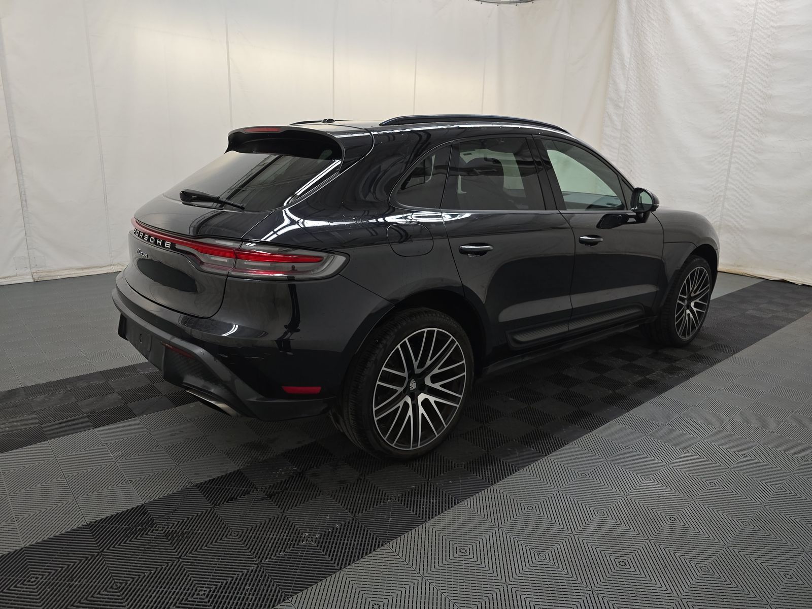 2022 Porsche Macan Base AWD