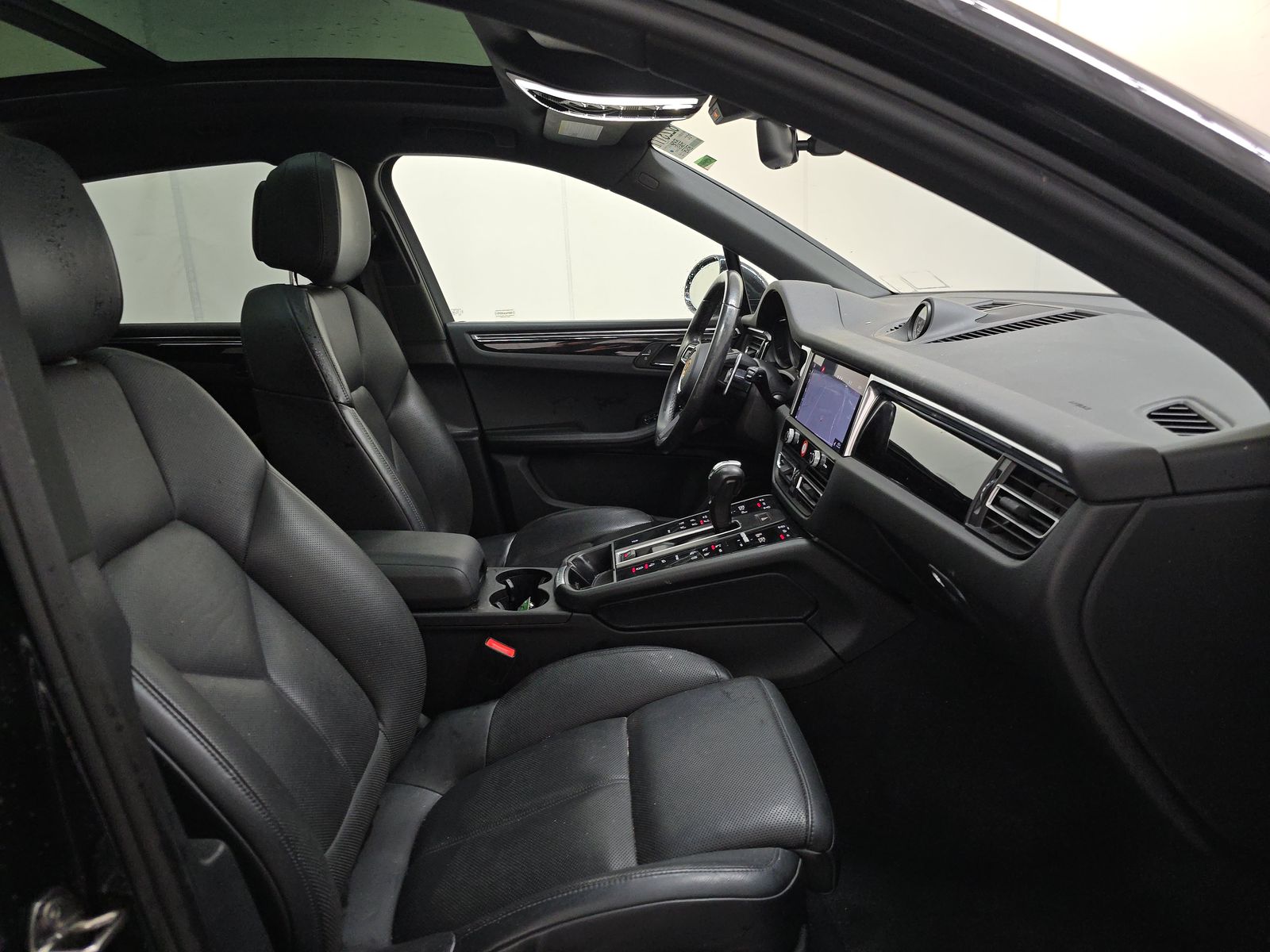 2022 Porsche Macan Base AWD