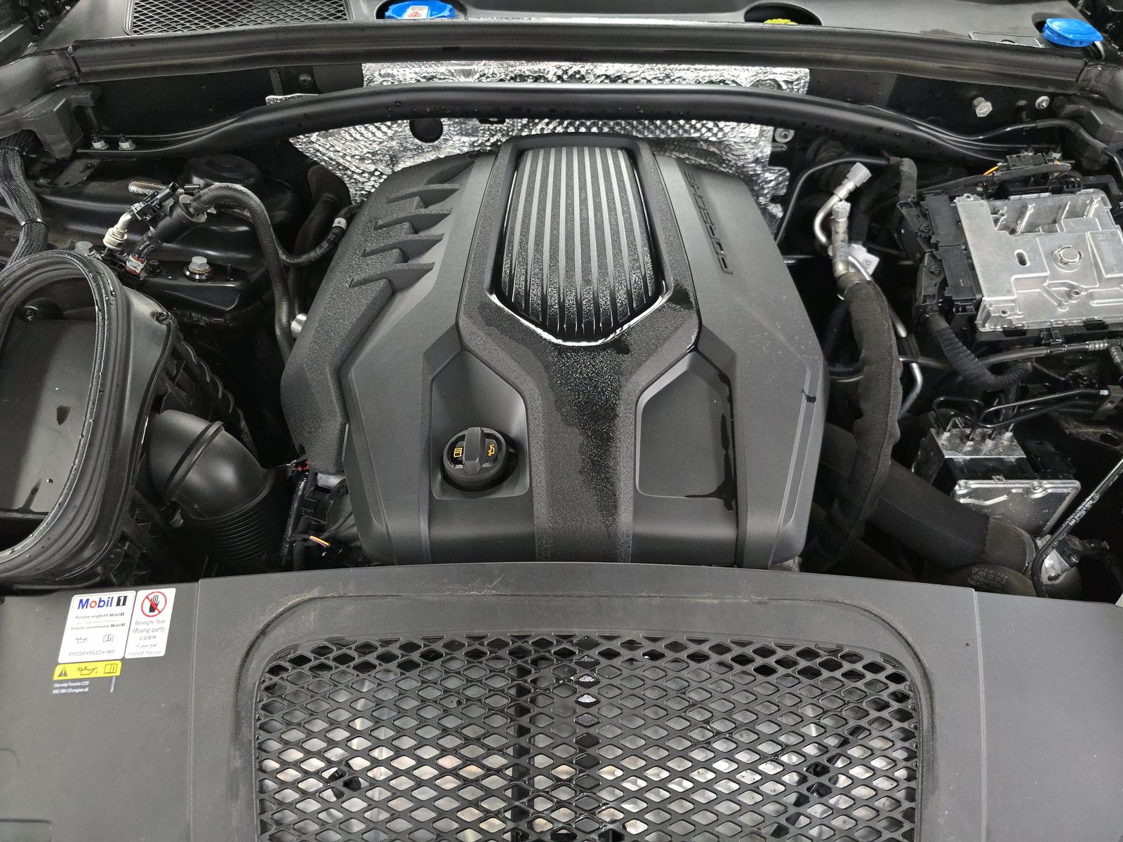 2022 Porsche Macan Base AWD