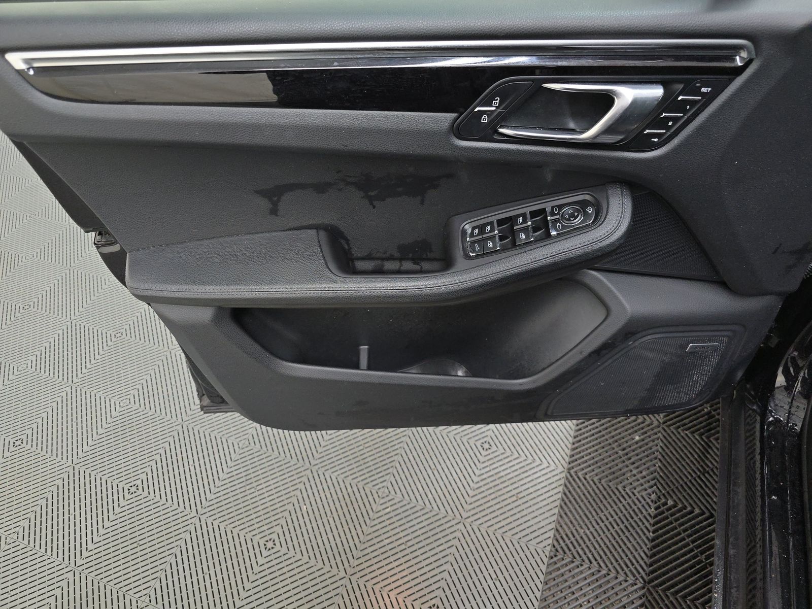 2022 Porsche Macan Base AWD