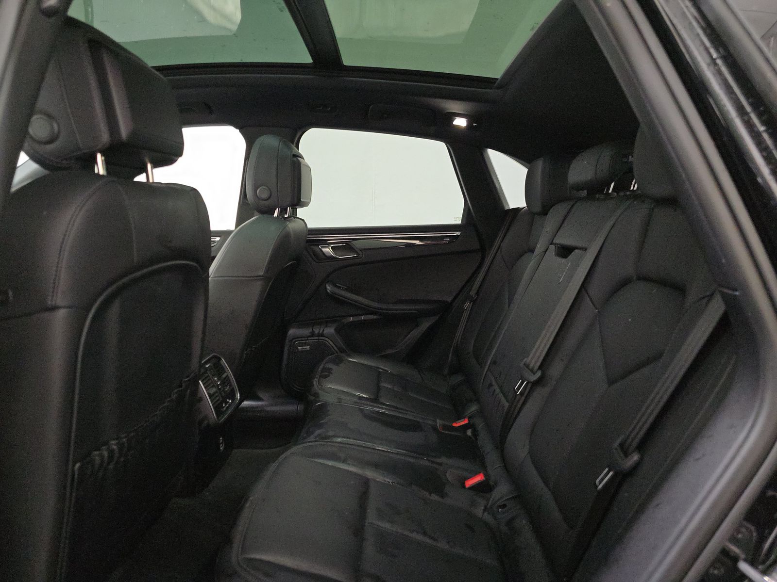 2022 Porsche Macan Base AWD