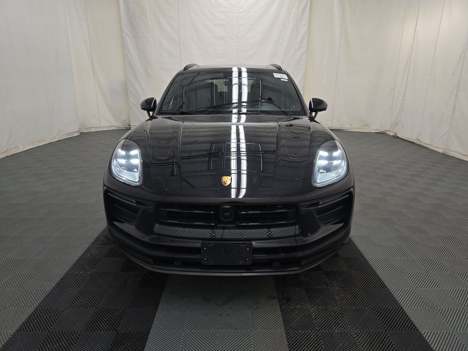 2022 Porsche Macan Base AWD