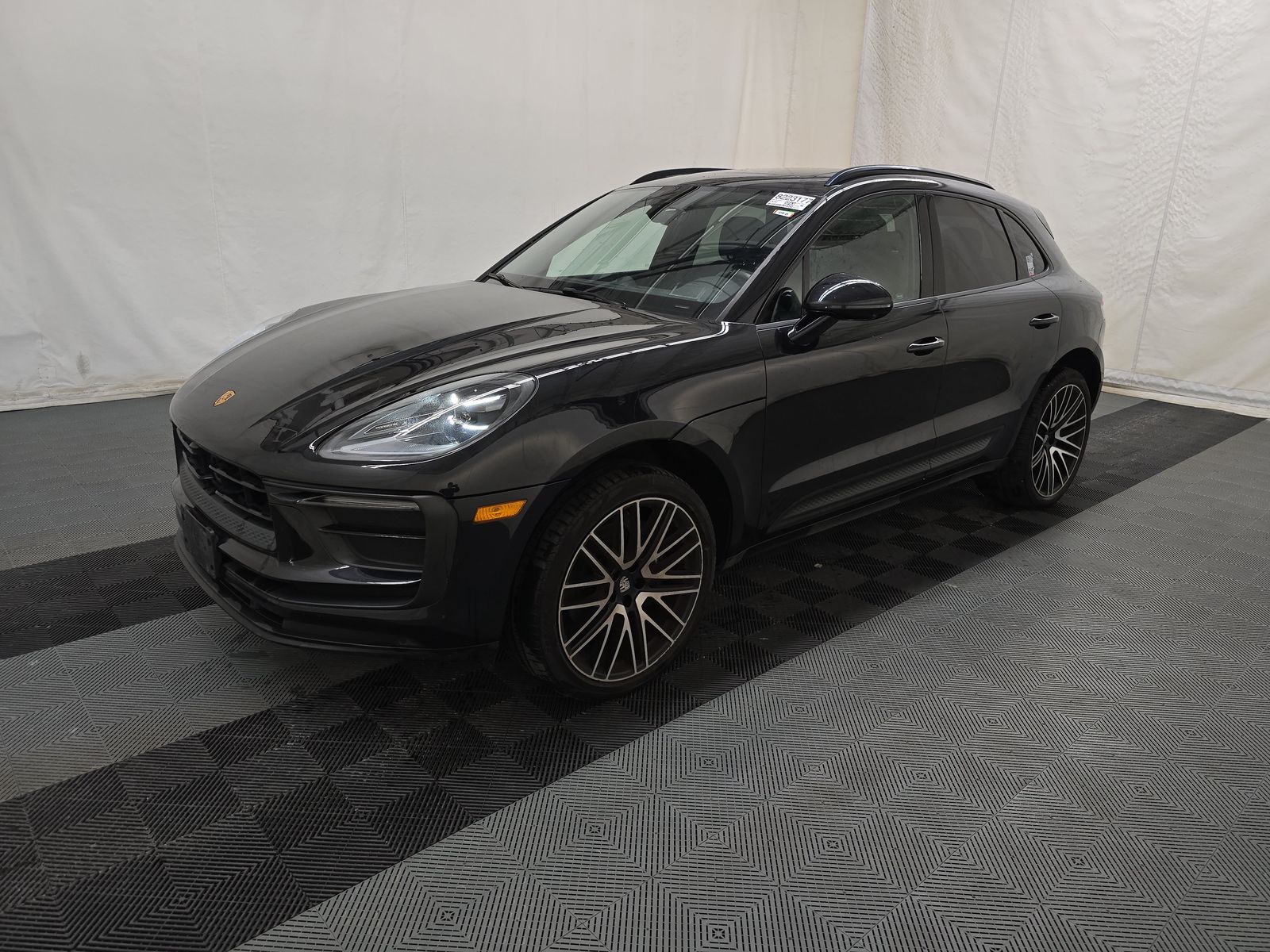 2022 Porsche Macan Base AWD