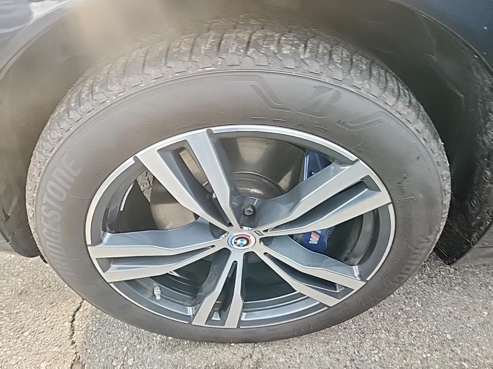 2023 BMW X7 M60i AWD