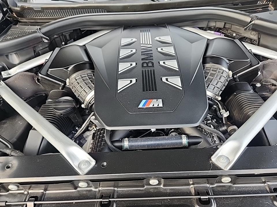 2023 BMW X7 M60i AWD