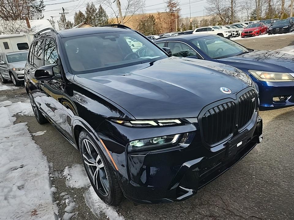 2023 BMW X7 M60i AWD