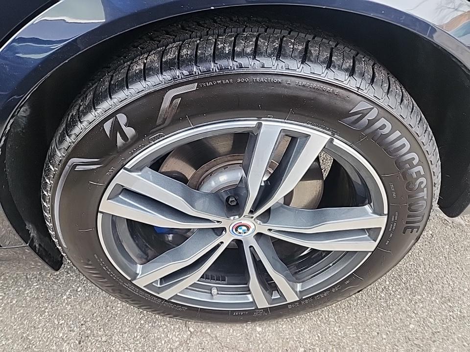 2023 BMW X7 M60i AWD