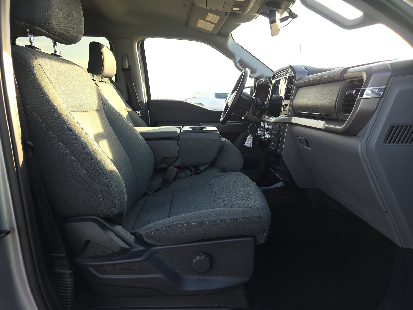 2024 Ford F-150 XLT AWD