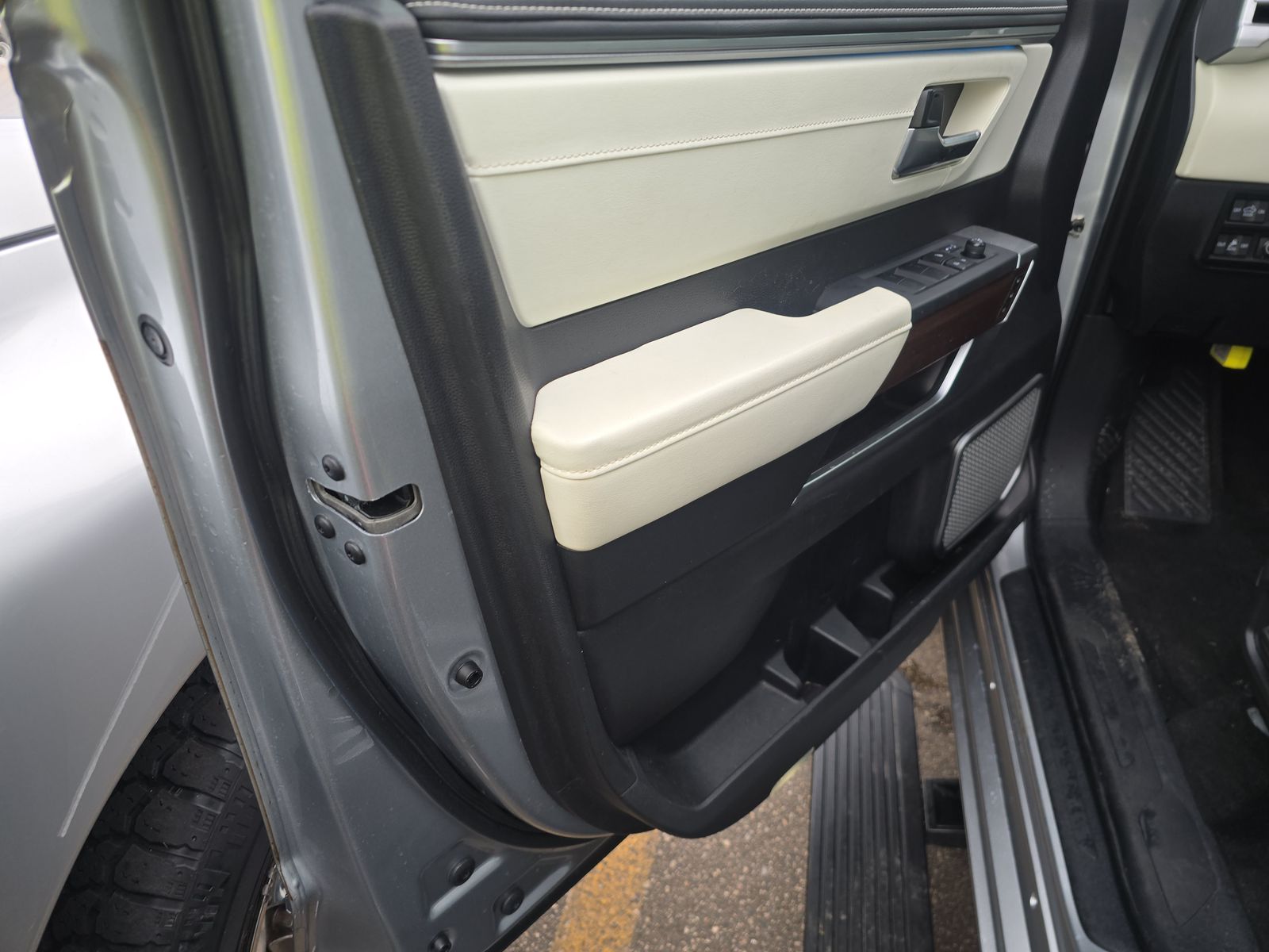 2023 Toyota Tundra Hybrid Capstone AWD