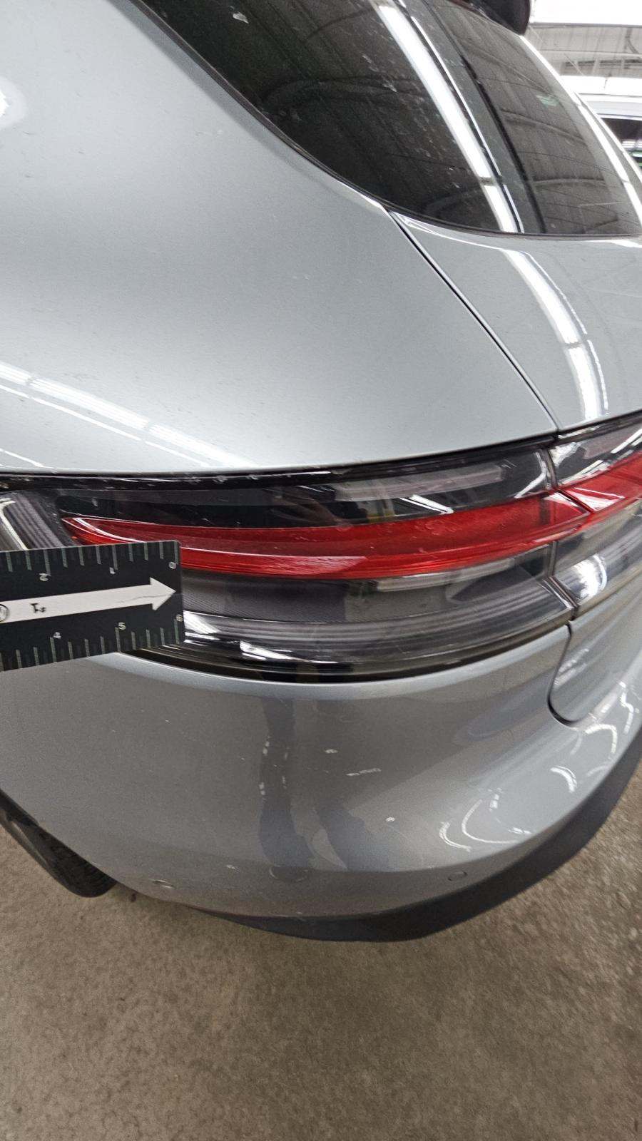 2022 Porsche Macan Base AWD