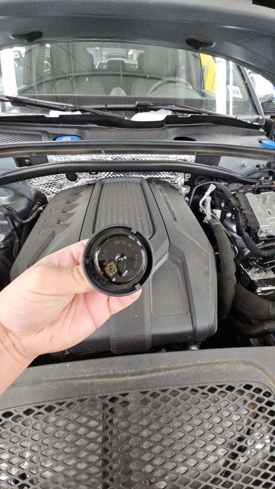 2022 Porsche Macan Base AWD