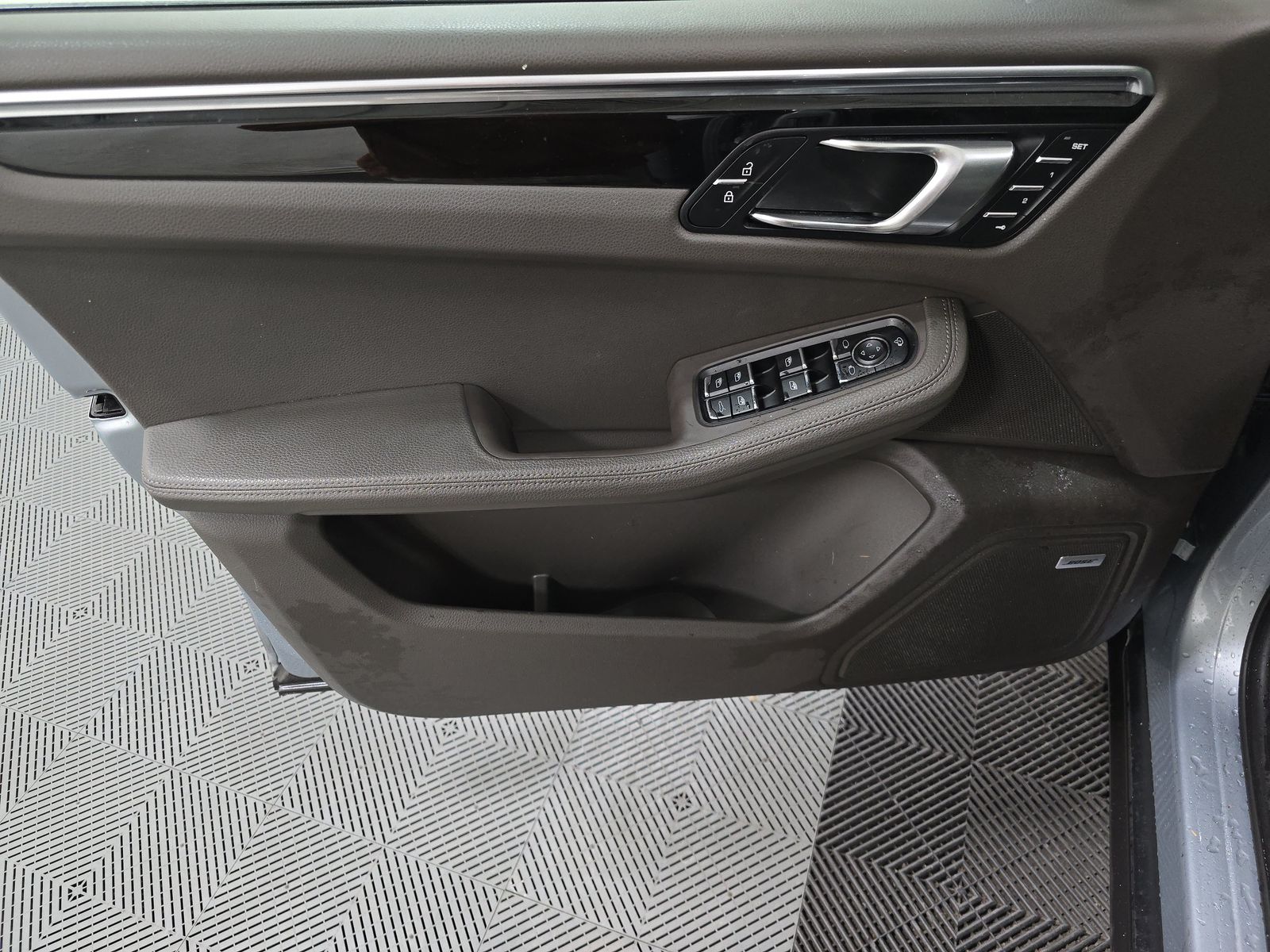 2022 Porsche Macan Base AWD