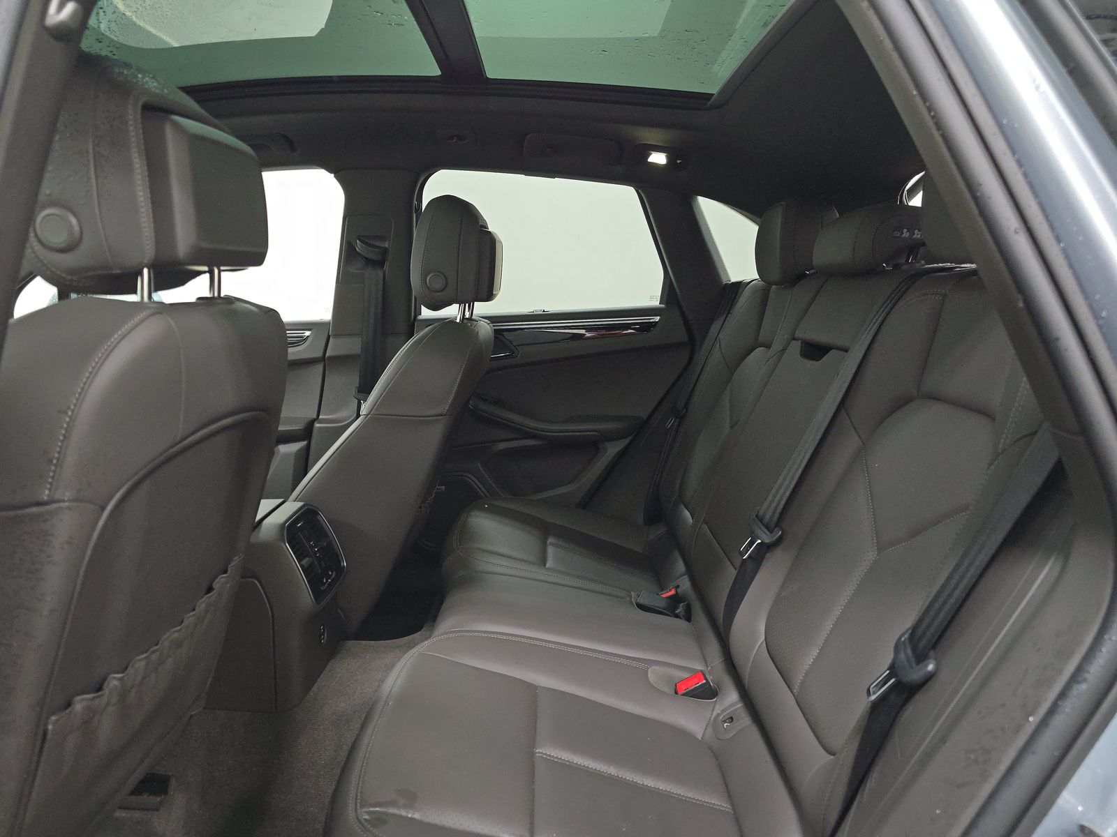 2022 Porsche Macan Base AWD