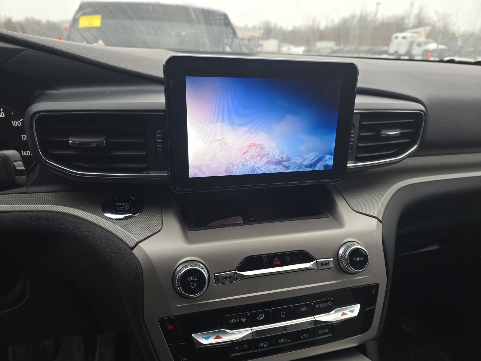 2023 Ford Explorer XLT AWD