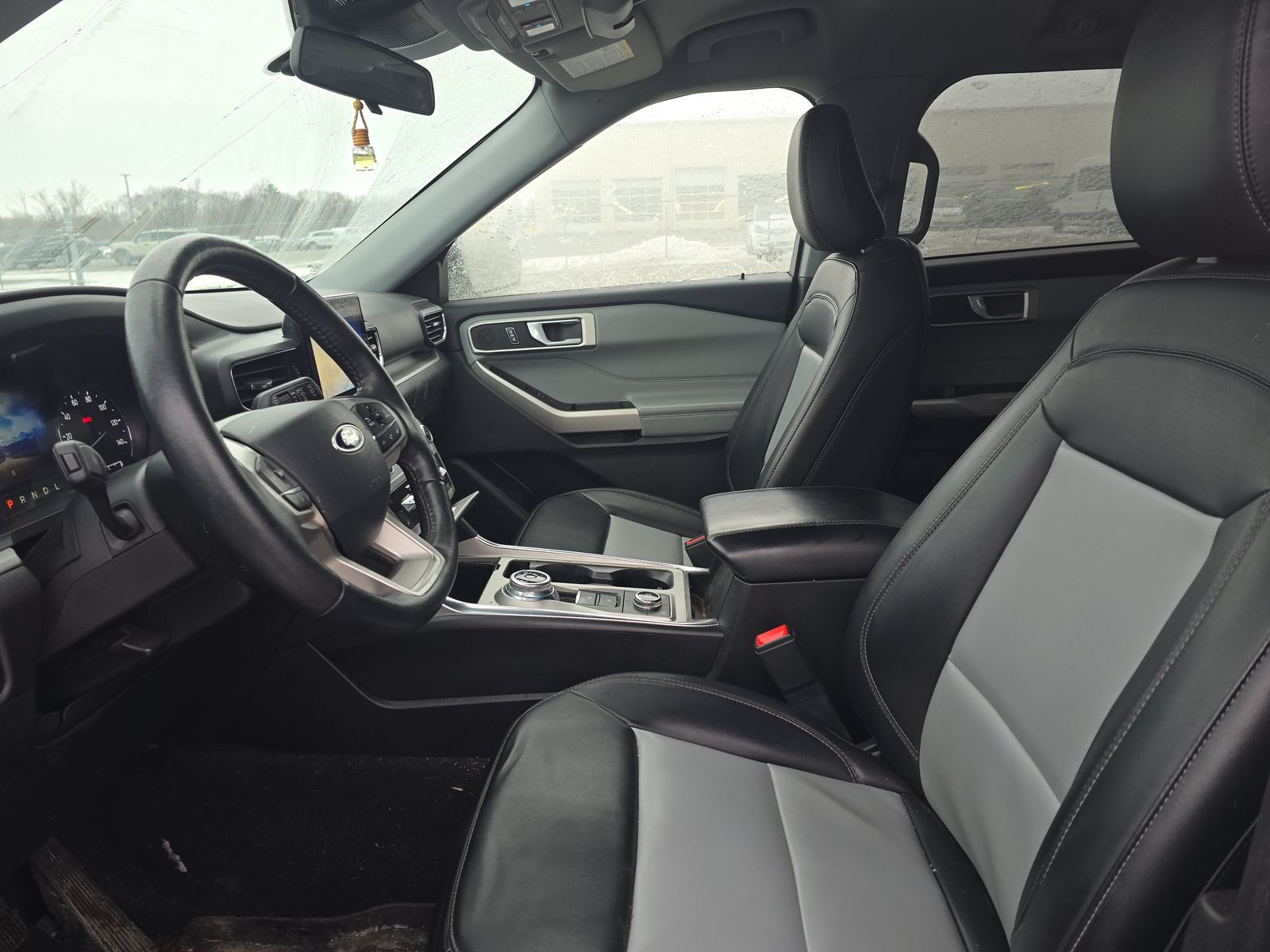 2023 Ford Explorer XLT AWD