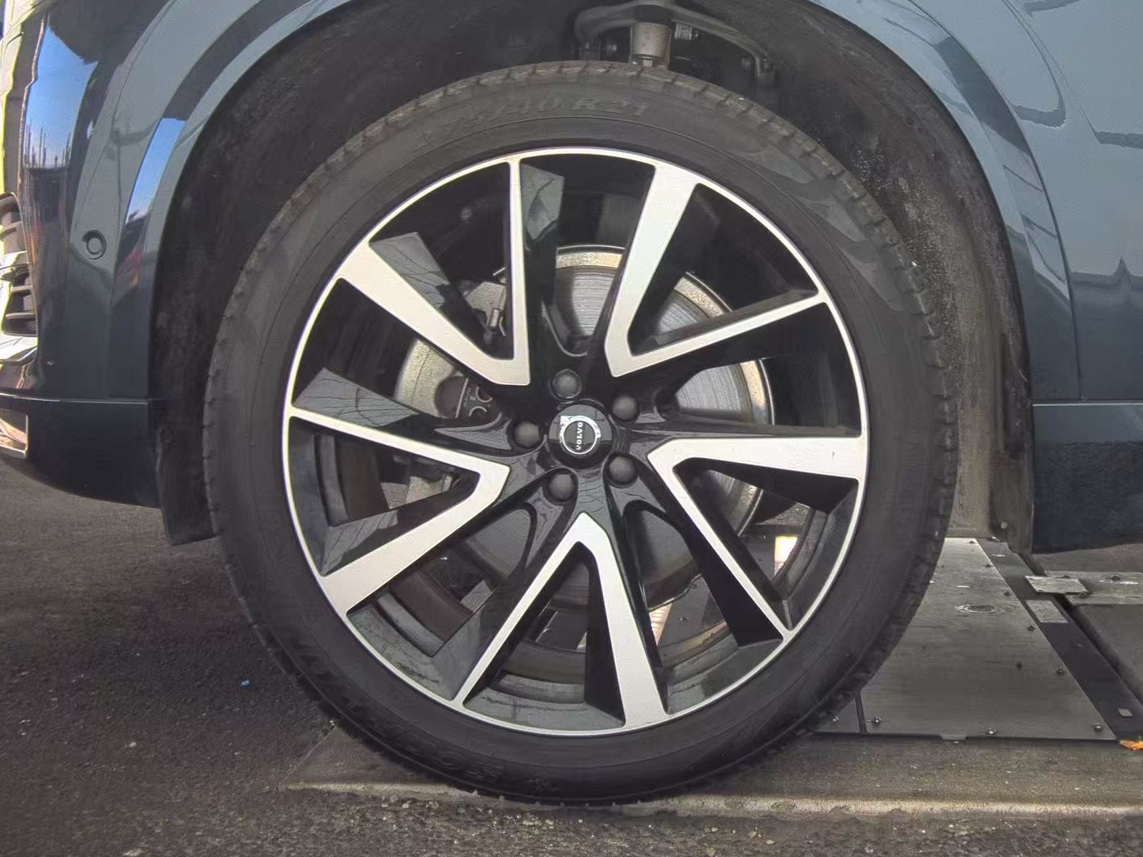 2025 Volvo XC90 B5 Plus AWD