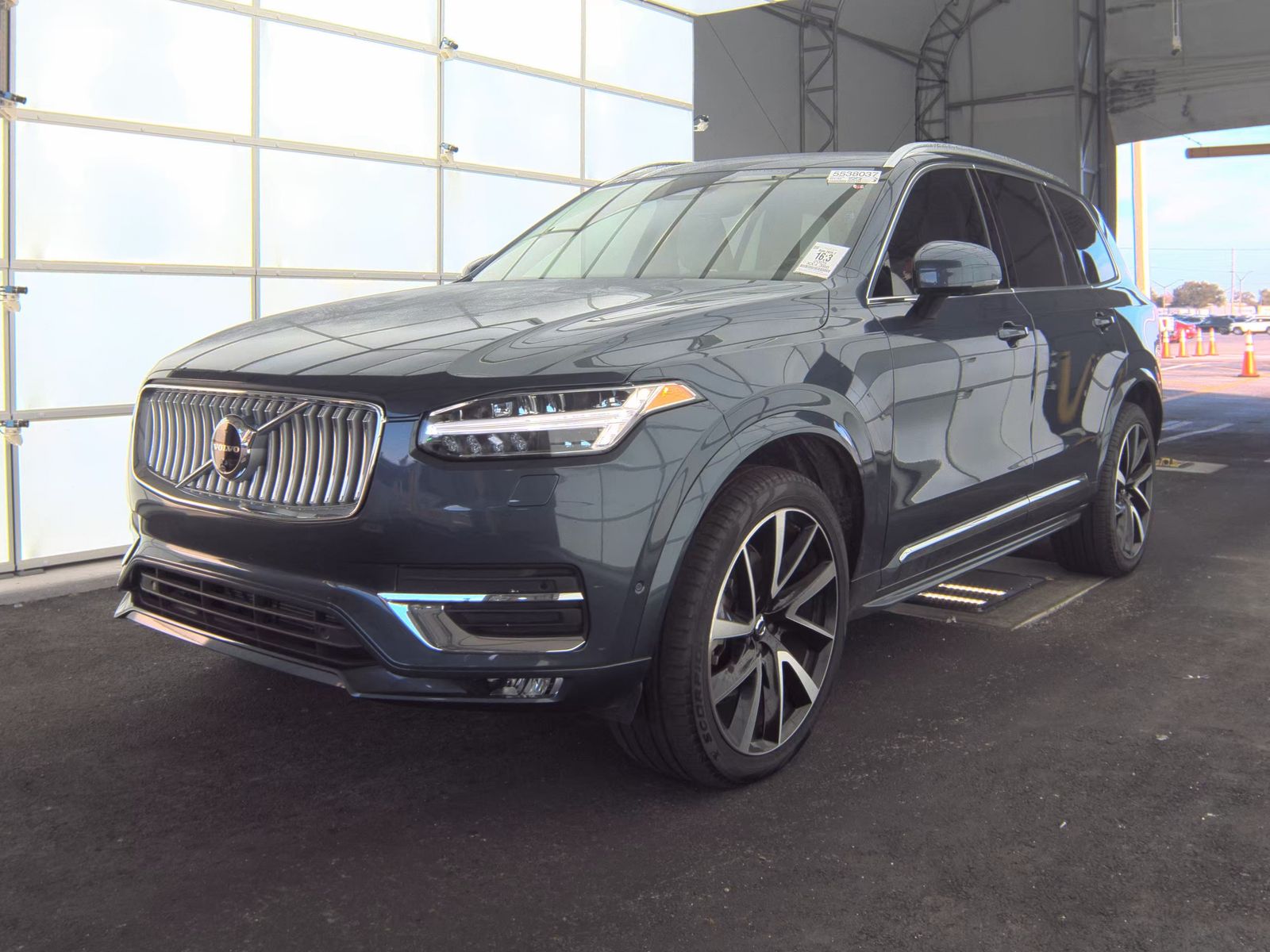 2025 Volvo XC90 B5 Plus AWD