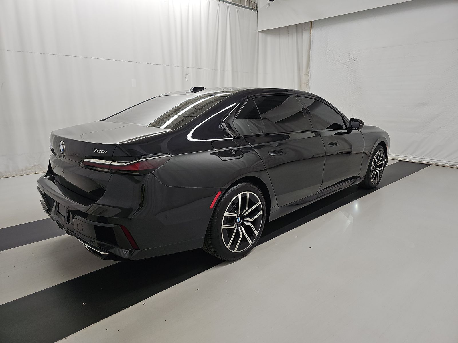 2023 BMW 7 Series 760i xDrive AWD
