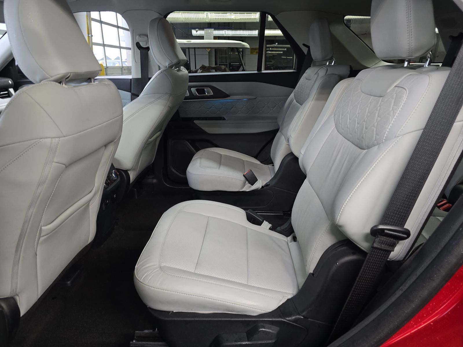 2025 Ford Explorer Platinum AWD