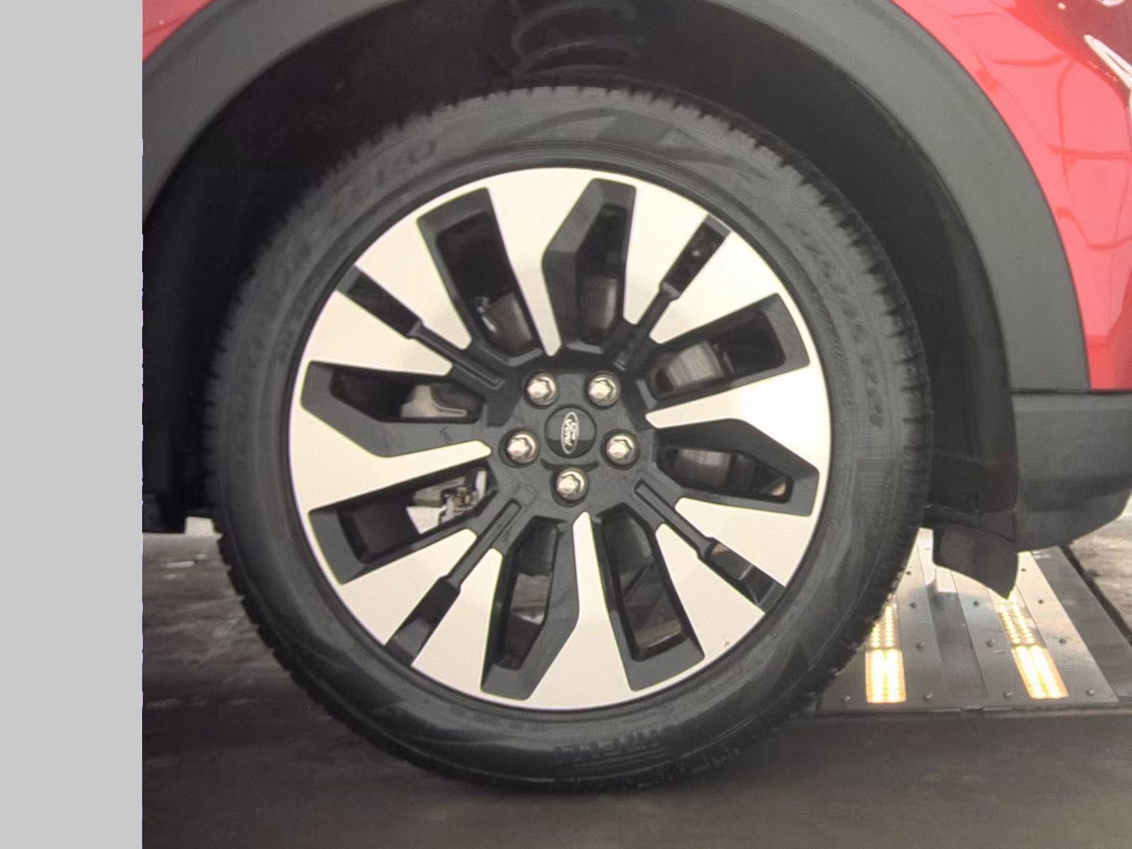 2025 Ford Explorer Platinum AWD