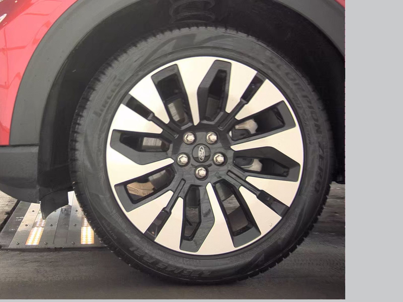 2025 Ford Explorer Platinum AWD