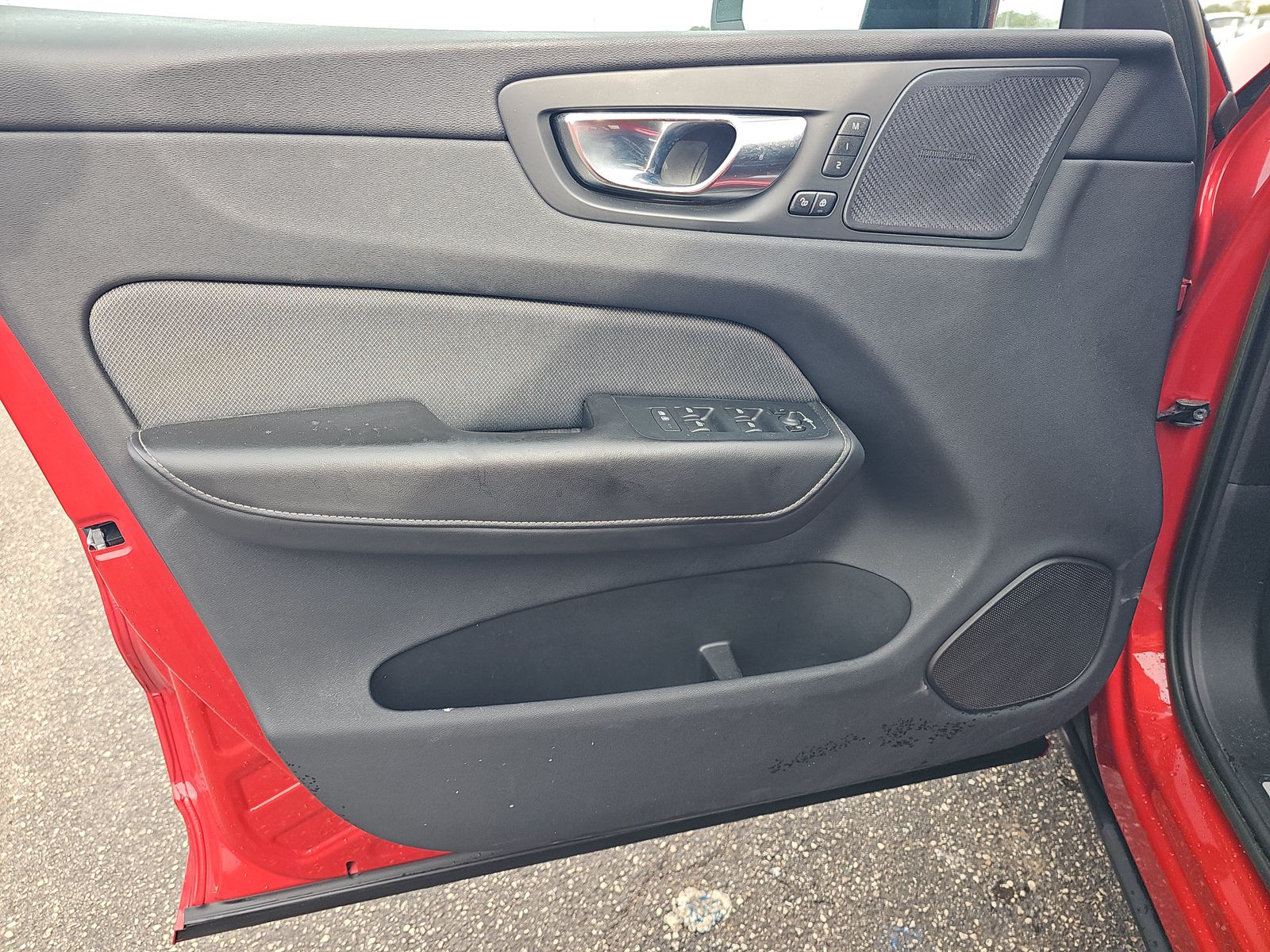 2022 Volvo XC60 Recharge T8 R-Design AWD