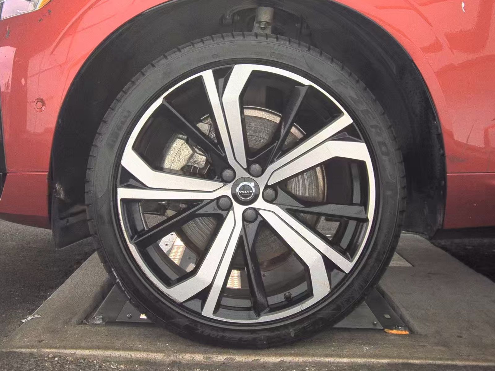 2022 Volvo XC60 Recharge T8 R-Design AWD