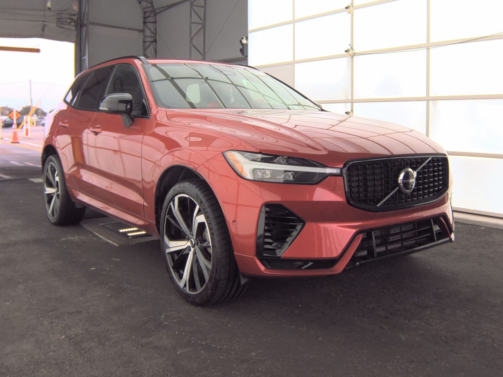 2022 Volvo XC60 Recharge T8 R-Design AWD