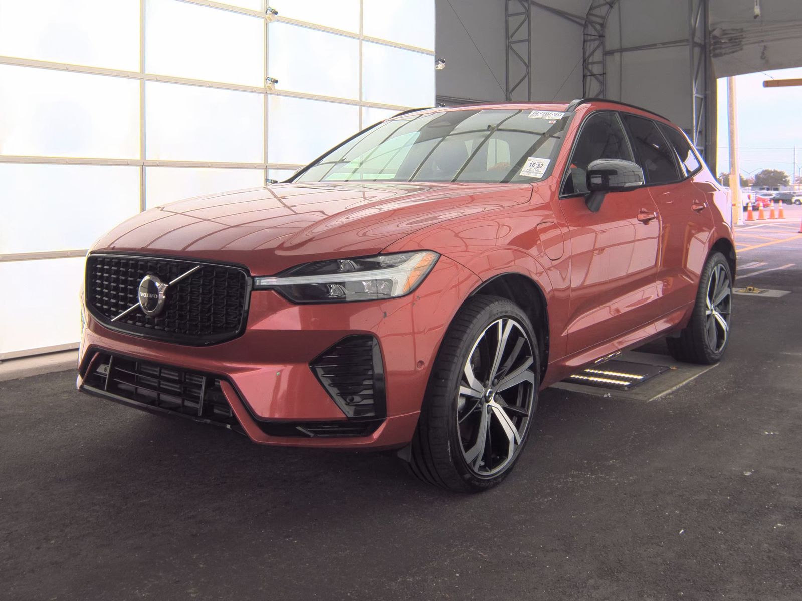 2022 Volvo XC60 Recharge T8 R-Design AWD