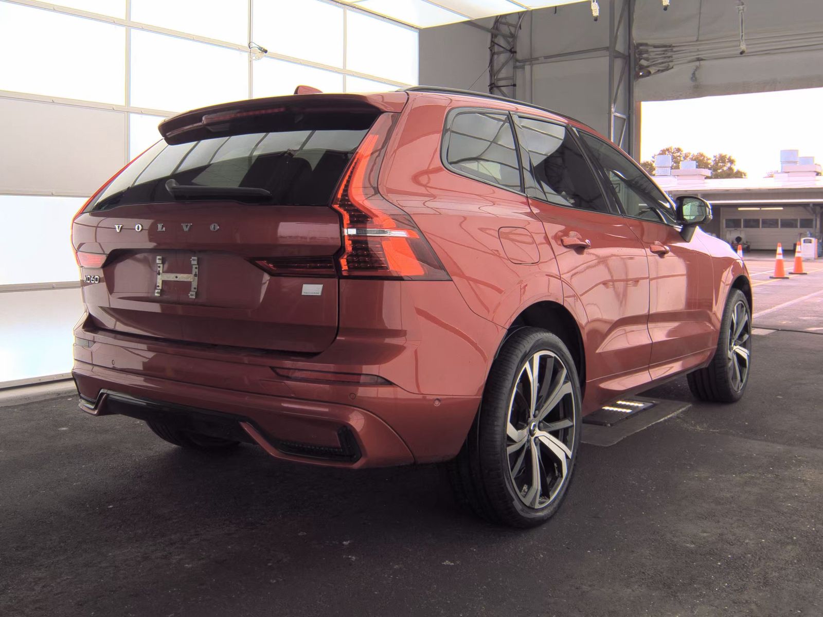 2022 Volvo XC60 Recharge T8 R-Design AWD