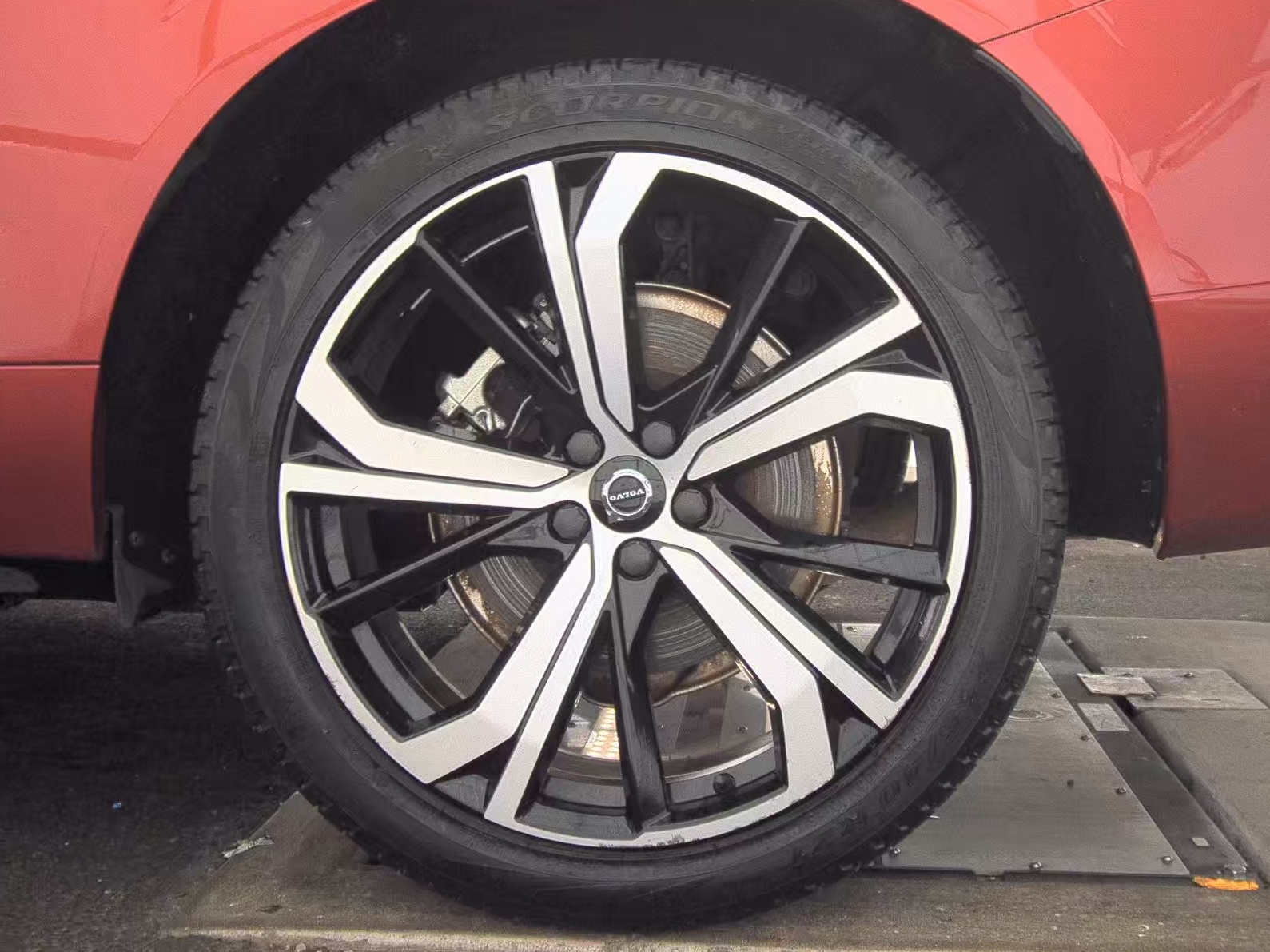 2022 Volvo XC60 Recharge T8 R-Design AWD