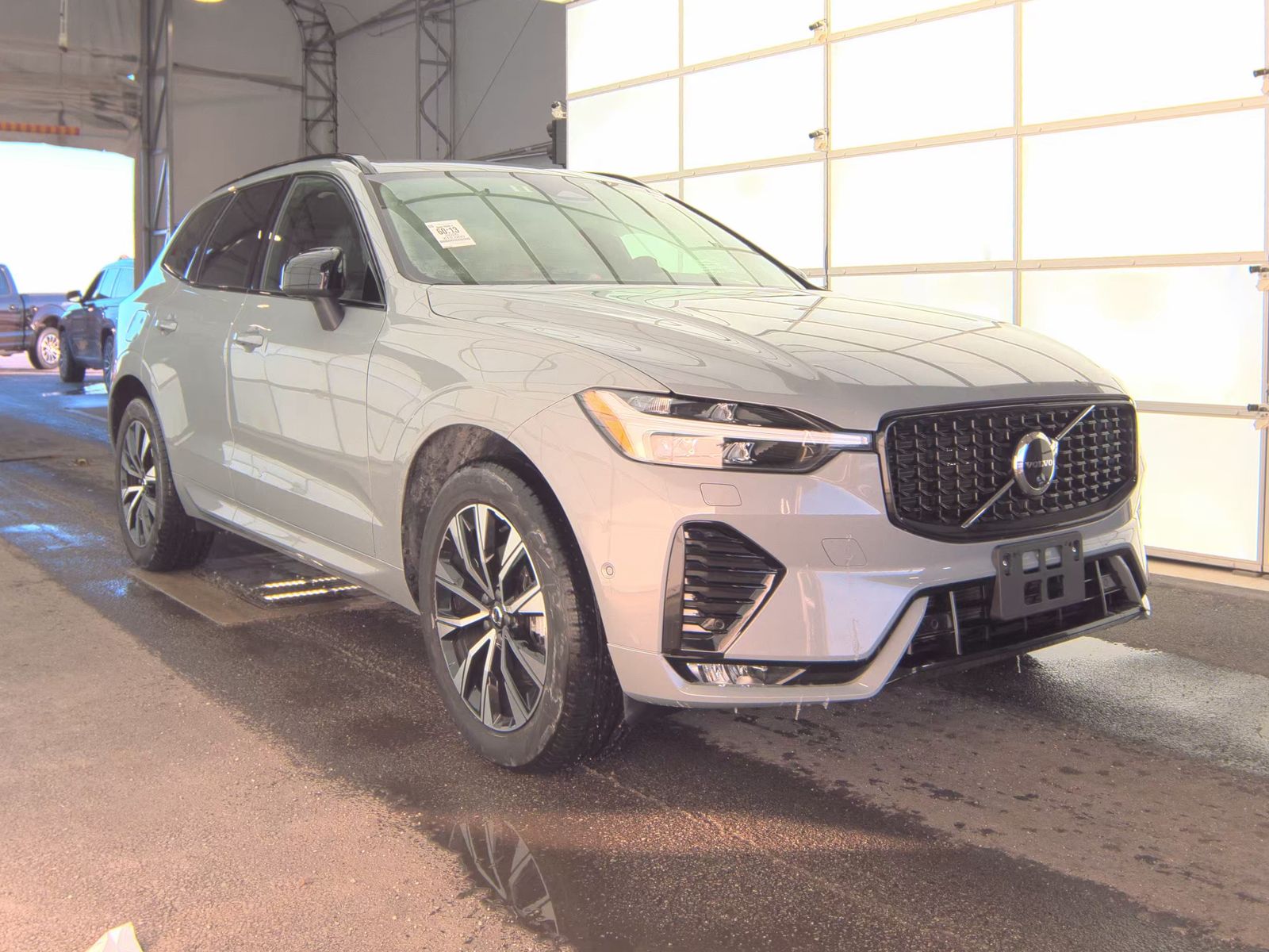 2025 Volvo XC60 B5 Plus AWD