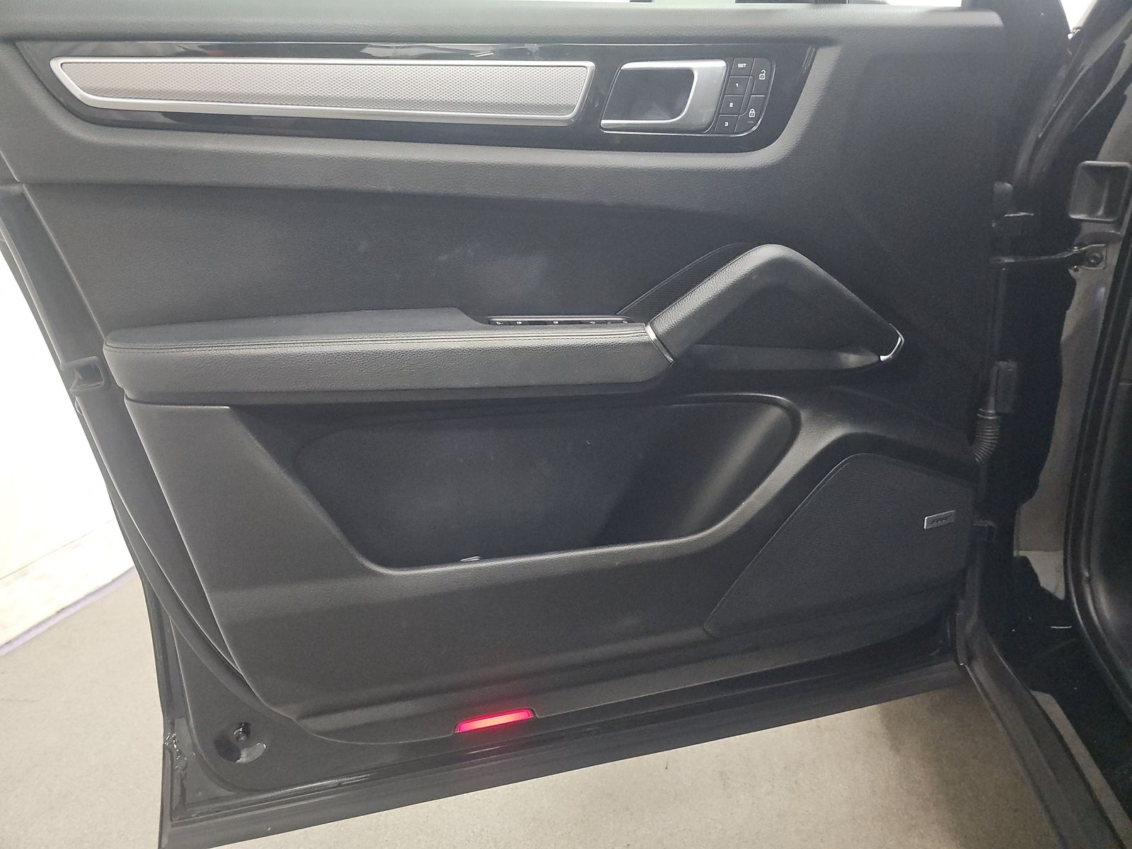 2022 Porsche Cayenne Platinum Edition AWD