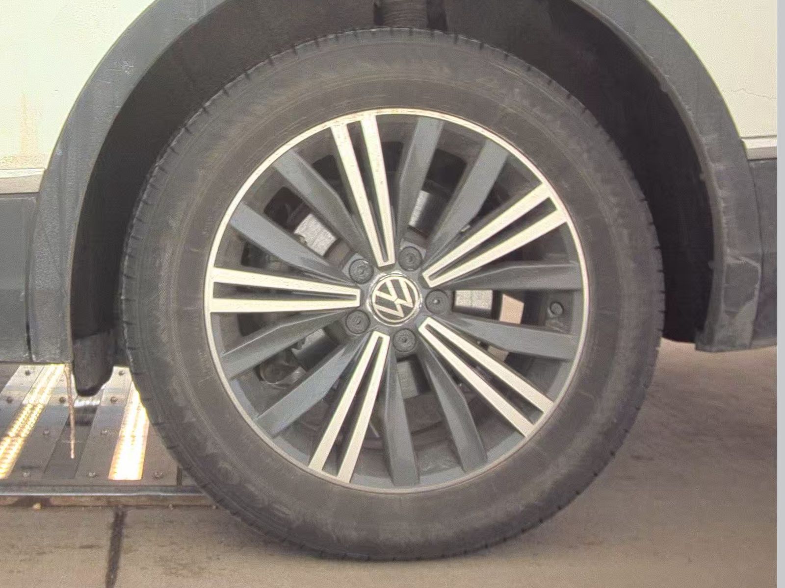 2024 Volkswagen Tiguan 2.0T Wolfsburg Edition FWD