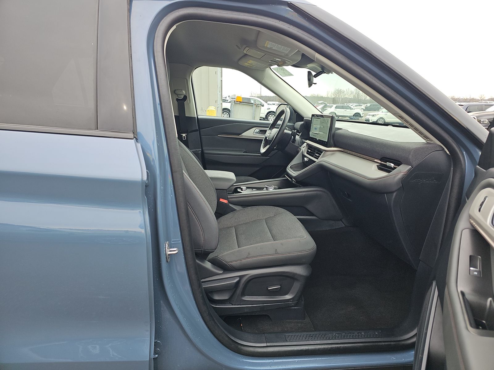 2025 Ford Explorer Active AWD