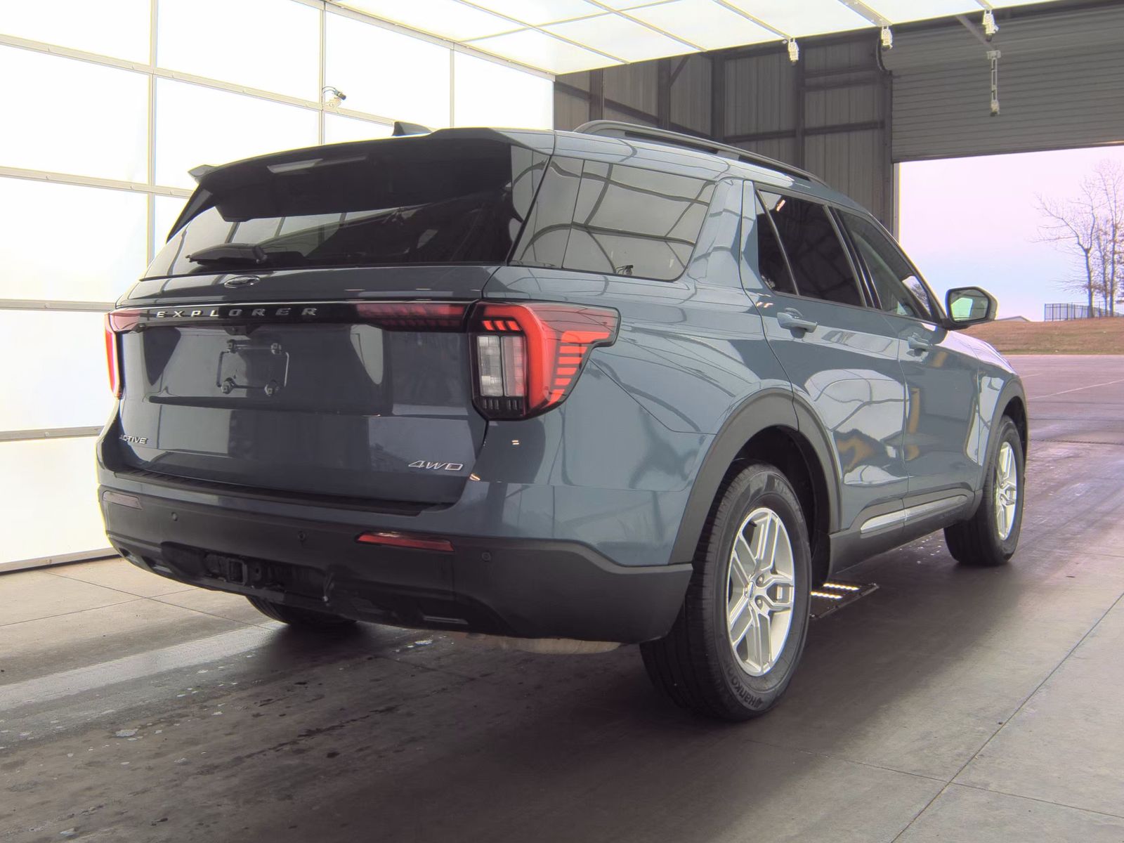 2025 Ford Explorer Active AWD